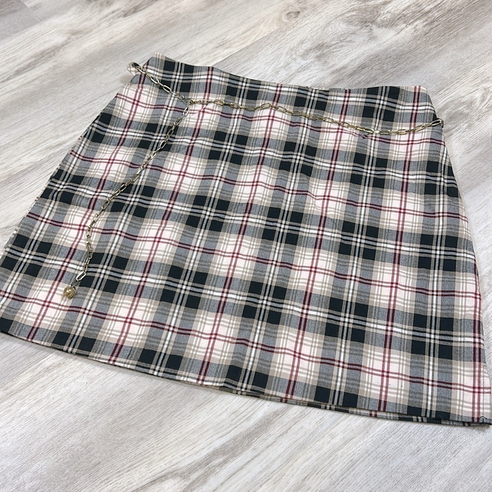 Vintage 90s Y2K I.L.U.‎ Tartan Plaid Mini Skirt w/ Gold Chain Belt Detail | Sz 3